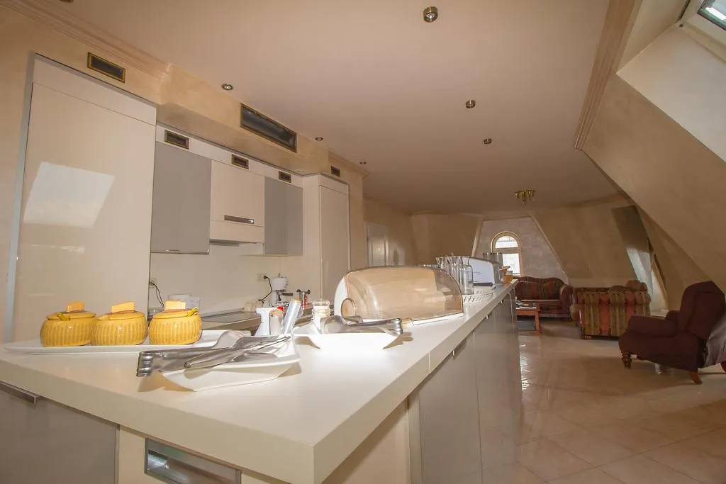 Bed & Breakfast Butterfly Home Penthouse Budapest